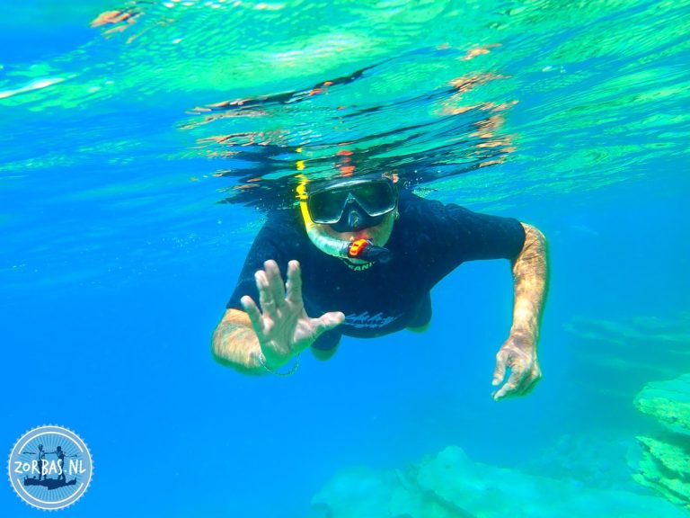 Zomerse septemberdag: Het eiland geniet van warm, rustig weer met 28–29 graden en een zachte bries vanaf zee.