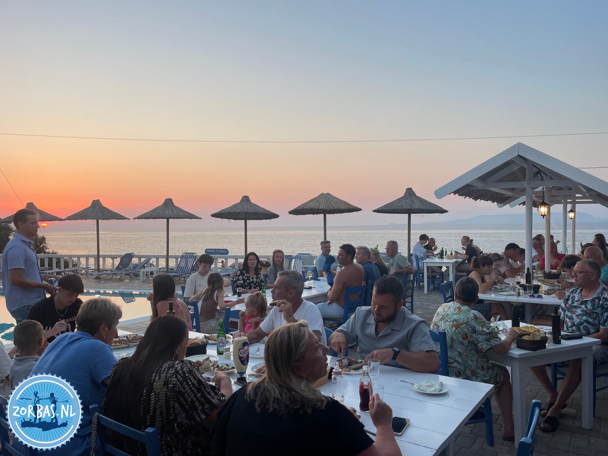 Het blijft heerlijk zomeren aan de noordkust van Kreta. Voor de komende anderhalve week staat er louter zonneschijn op het programma. Bij Zorbas Island in Kokkini Hani schommelt de temperatuur dagelijks tussen de comfortabele 28°C and 31°C, vergezeld van een aangenaam briesje vanaf de Middellandse Zee.
