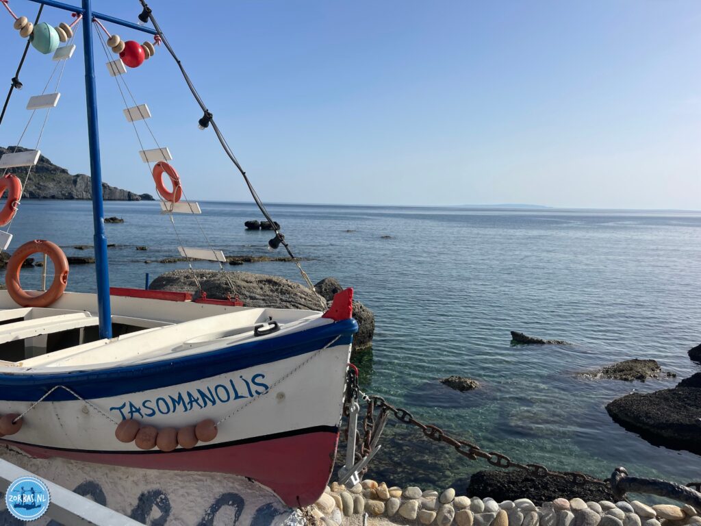 Boat trip on Crete with Zorbas. An excursion that never bores is spending the day on a boat. Especially in the summer months it can get hot and nothing is as wonderful as cooling down on the water. There are many possibilities to spend your holidays also on the water at Crete.