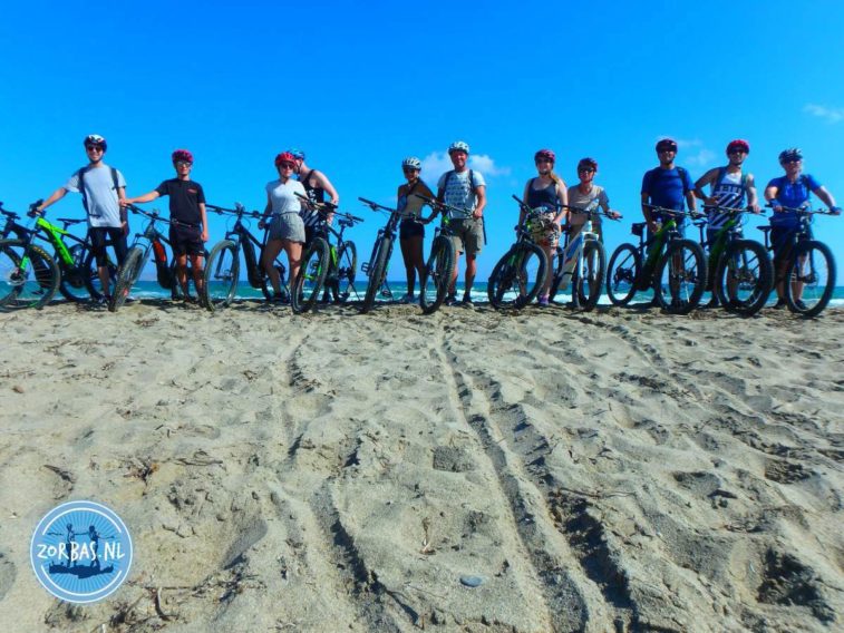 Geen extreme hittegolven hier—gewoon puur vakantiecomfort. Met een constante 29°C overdag en een lichte bries vanaf de Egeïsche Zee biedt Zorbas Island deze week het allerbeste klimaat op Kreta.