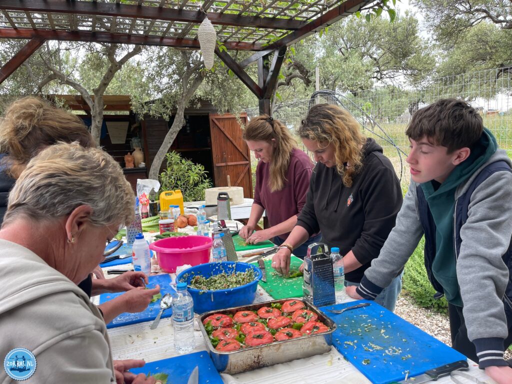  Book your ticket and accommodation in one affordable package. No hassle searching, just the best price for a carefree holiday. Request your special price now for: Spring break, High season, Autumn break.