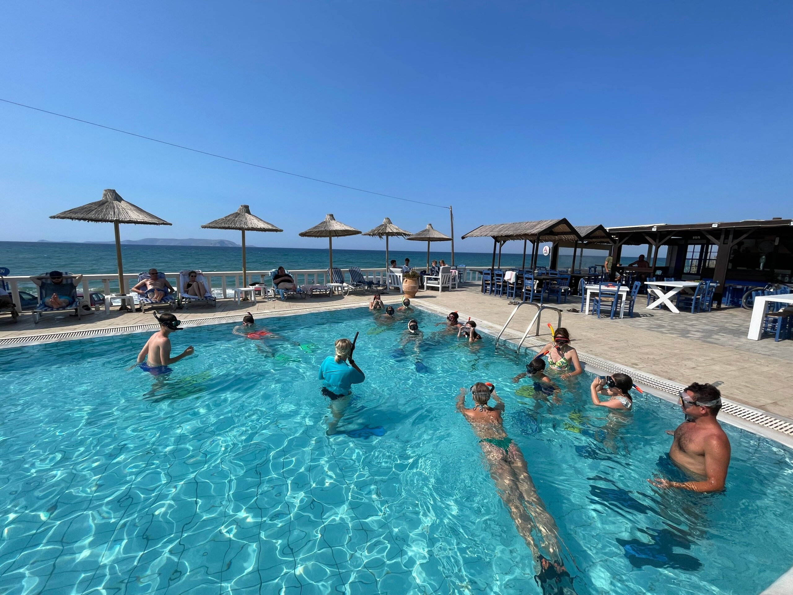 Weersverwachting Kokkini Hani: Een stabiele zomerweek met temperaturen tussen 29 en 33°C en een milde windkracht 3 tot 4 vanaf de Egeïsche Zee.