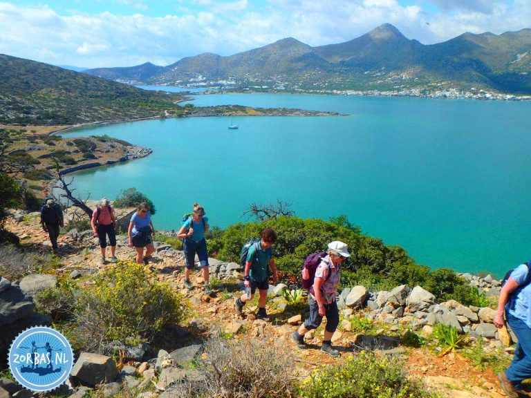 wandelen op het schiereiland bij elounda 