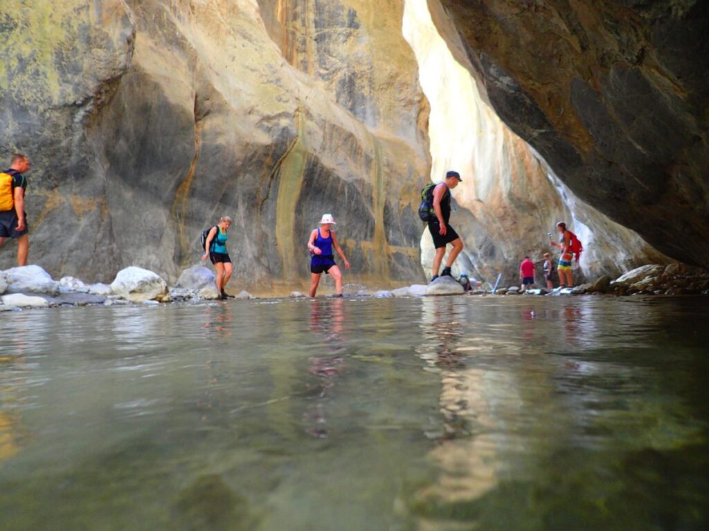 Dé Kleinschalige Vakantie op Kreta: Zorgeloos Genieten bij Zorbas Island. 