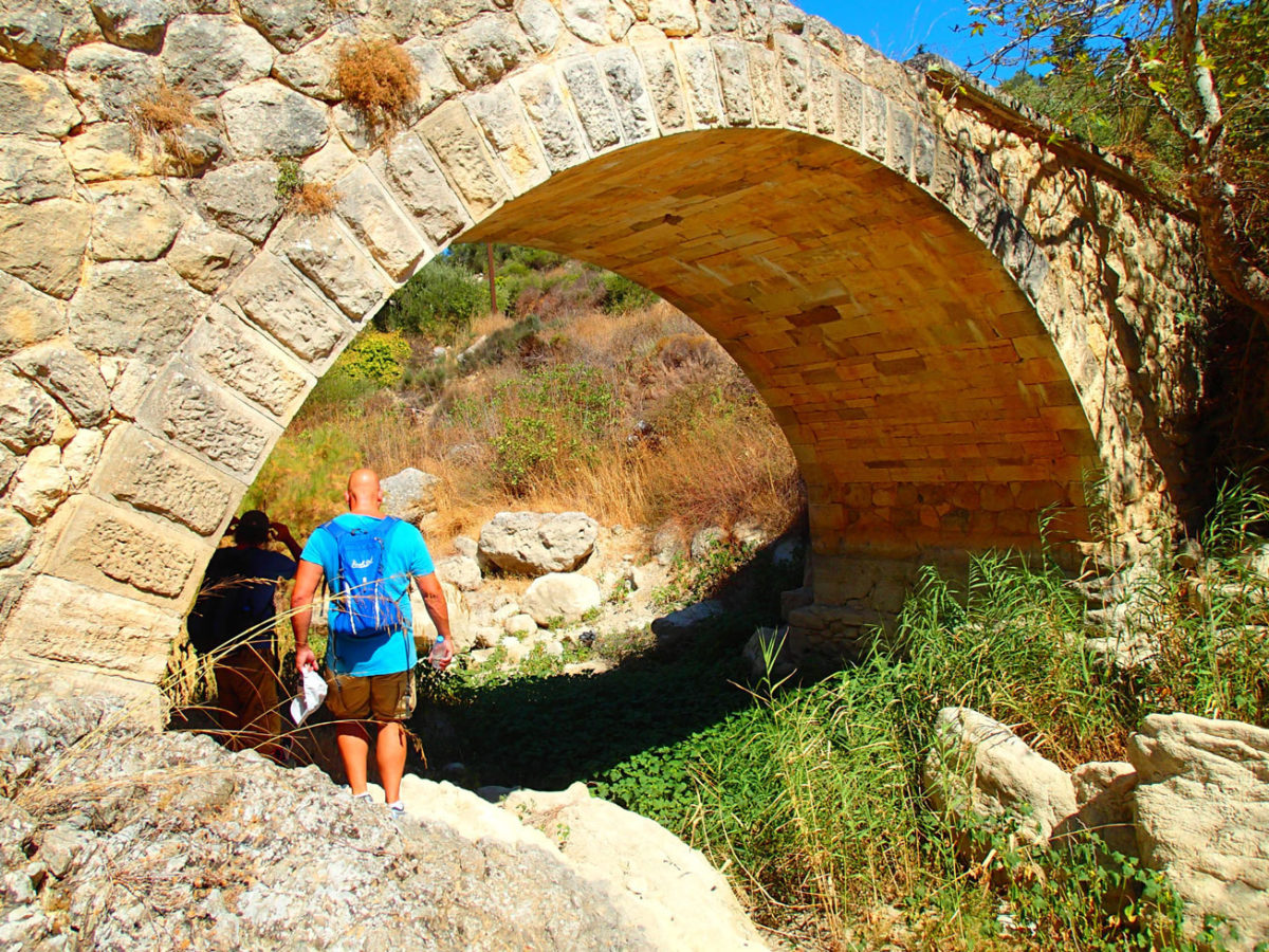 Geef ons je voorkeuren door en wij gaan direct aan de slag om de perfecte reis naar Kokkini Hani voor je samen te stellen. Alles in één pakket geregeld.