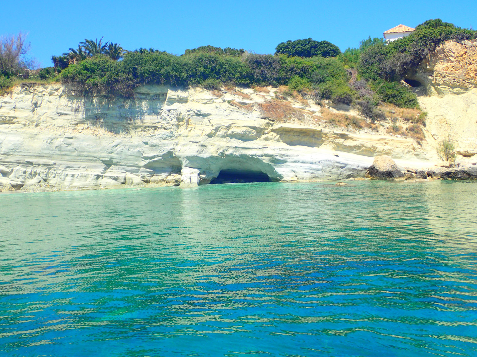 Geen standaardpakketten, maar een reis die bij jou past. Wij duiken in de tickets en de beschikbaarheid om voor jou de perfecte match te vinden in Kokkini Hani. Jij geeft de data door, wij doen de rest van de magie.