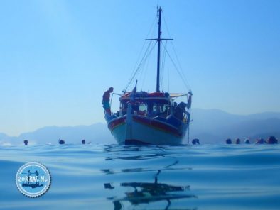 Lijkt die vakantie in het hoogseizoen onbereikbaar door de hoge prijzen? Niet bij Zorbas Island. Wij gaan verder waar de zoekmachines stoppen. Door vlucht en accommodatie slim te combineren, creëren we een aanbod dat vaak veel voordeliger is. Laat u niet afschrikken door de prijzen die u elders ziet, maar vraag ons om een prijs op maat. Wij zoeken alles tot in de puntjes voor u uit, zodat u voor de beste prijs bij ons in Kokkini Hani terecht kunt.