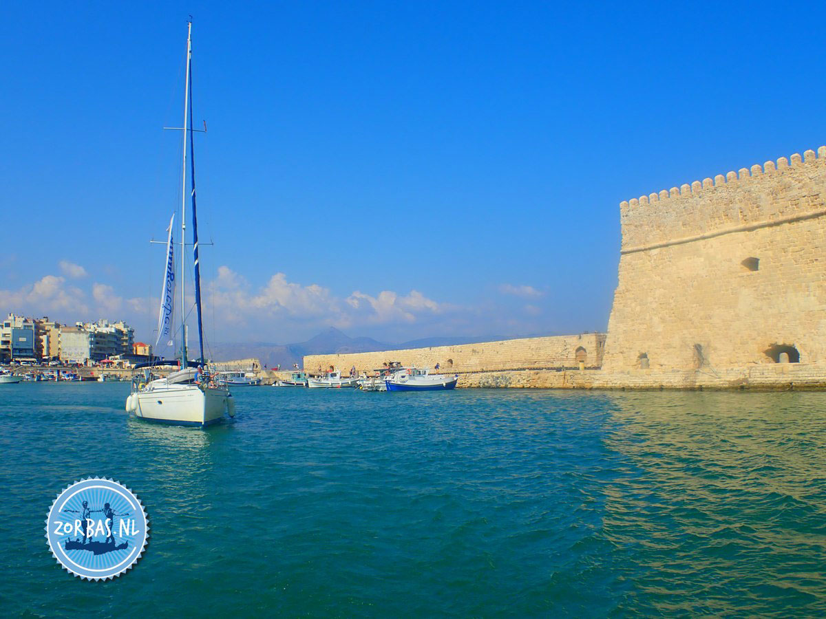 Vlucht en accommodatie Kokkini Hani, Kreta