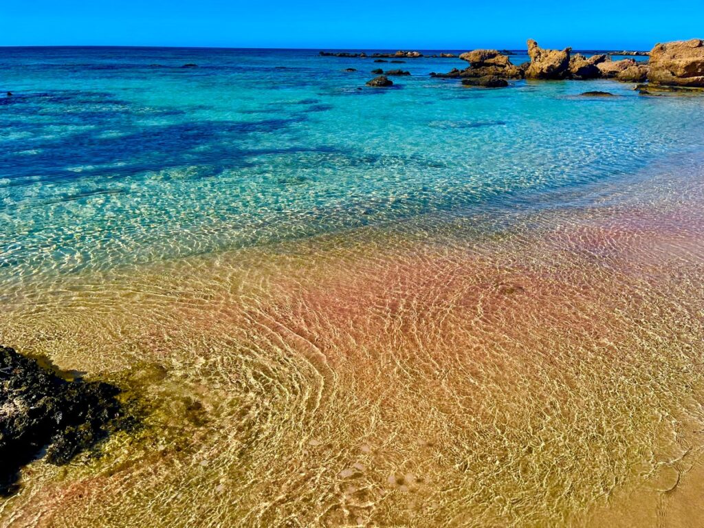 4-Daagse Wandelreis Paleochora E4: Een Unieke Trektocht langs de Ruige Kust en Kloven van West-Kreta. Droom je van ongerepte natuur, historische paden en spectaculaire vergezichten over de kristalheldere Libische Zee?